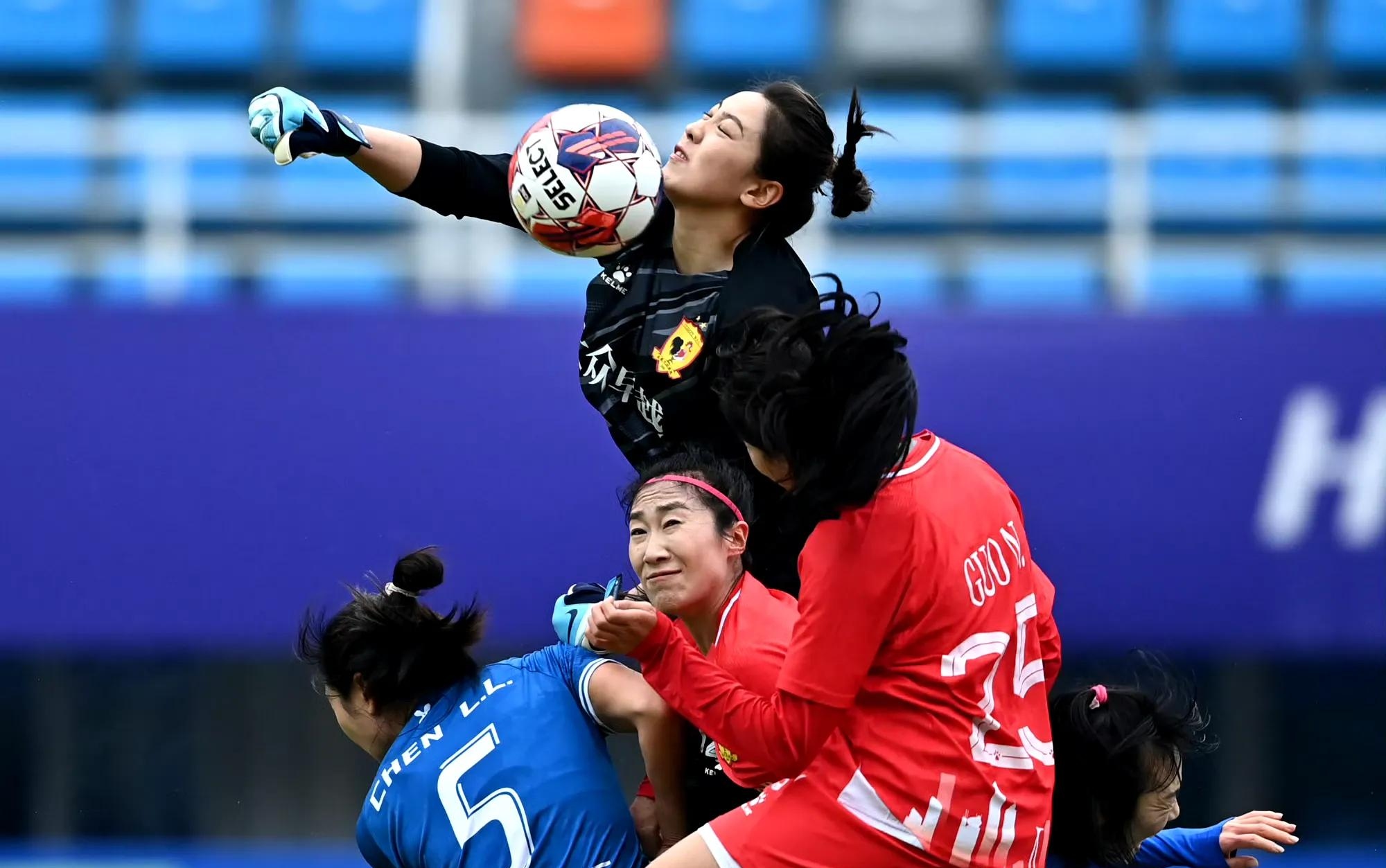 半岛体育在线-独家预测，女足职业联赛强队谁能一较高下的简单介绍