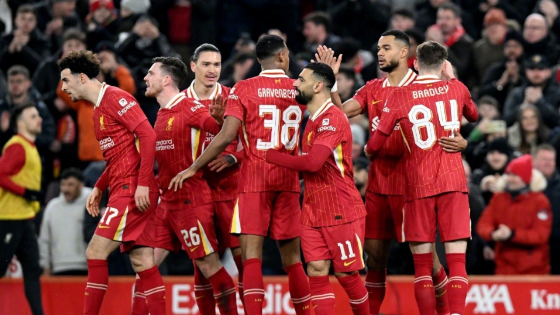 热刺中场掌控比赛，多次助攻帮助球队获胜