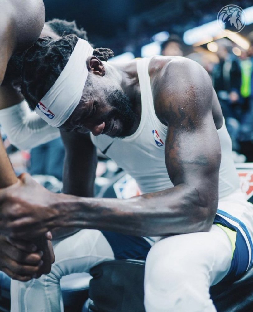 半岛体育网站入口-爵士中锋加盟新球队，欣欣向荣展开新篇章的简单介绍