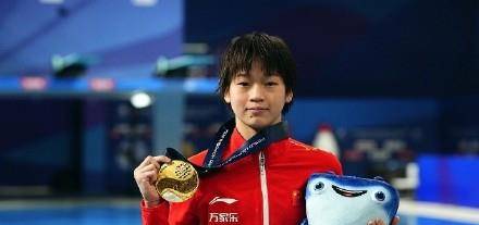 半岛体育vip注册-韩国跳水选手惊艳出场，夺得金牌