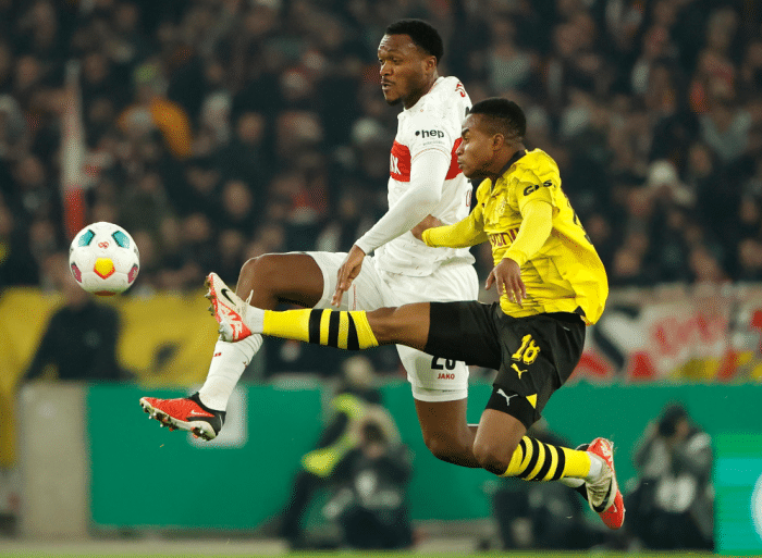 半岛体育网页版入口-斯图加特阵中新援表现出色，赢得球迷好评