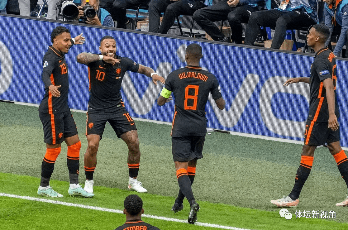 荷兰对决德国，双杀实力体现，顺利进军四强