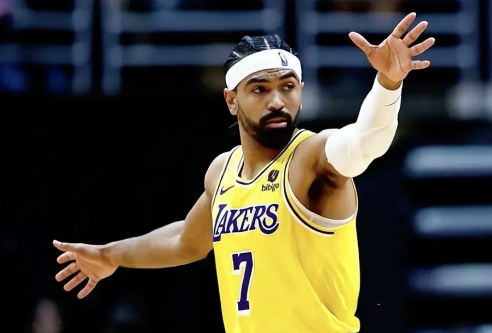 半岛体育链接-湖人全明星戴维斯开启进攻加速，球队再次无敌